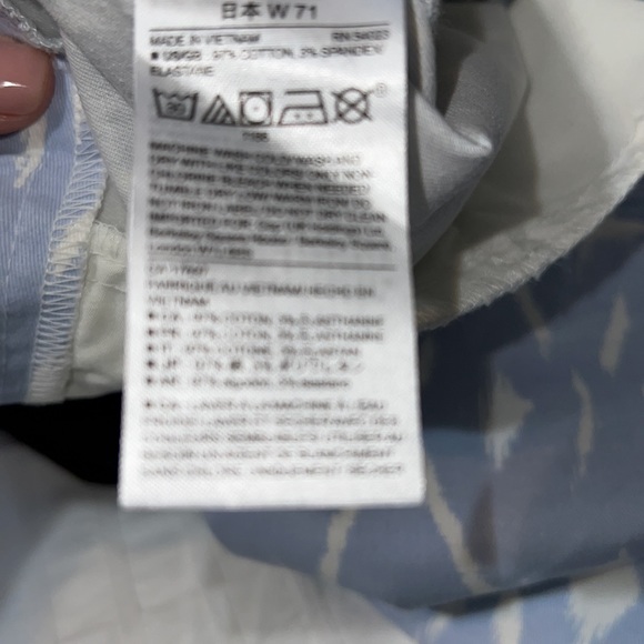 GAP BRAND NEW!! 3 inch inseam shorts - Picture 6 of 6